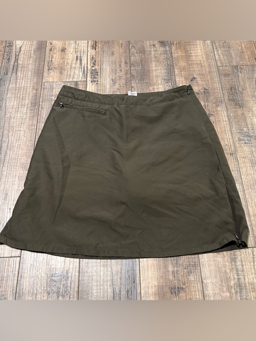 Women's Patagonia Duway Skort Golf Skirt Size 2 Side Zip and Zip Pocket